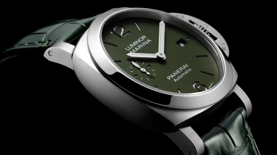 Replica Panerai introduces the Luminor Quaranta Verde Militare exclusive wristwatch.