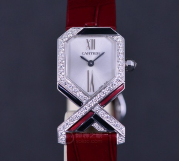 Charming red and black real shots of Replica Cartier’s new DIAGONALE watch